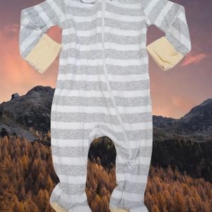 #1032 sleeper 0-3 months